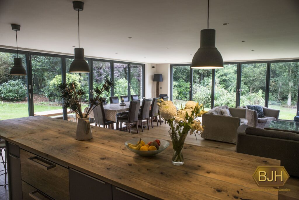 6 panel aluminium bifolding doors